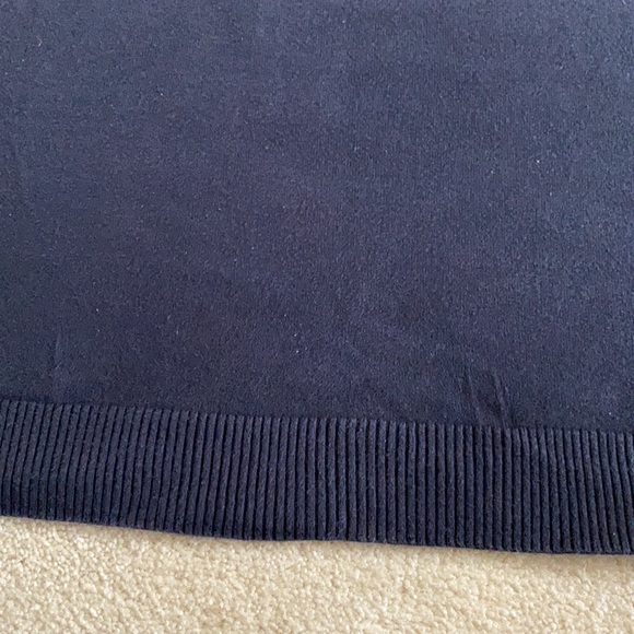 Lands’ End Sweater - Picture 2 of 5